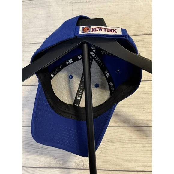 Men's New Era Blue New York Knicks Official Team Color 9FORTY Adjustable Hat - Picture 4 of 6